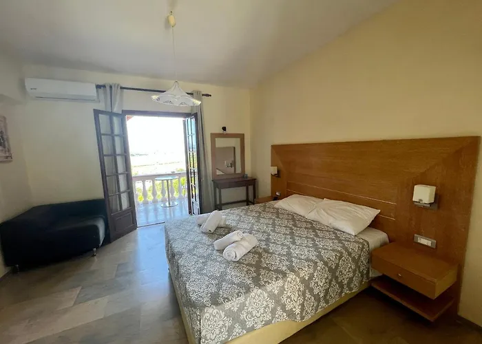 Mouse Island View * Pérama